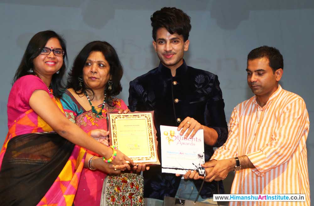 Anuradha Rathore Awarded for Best Student in Fine Arts