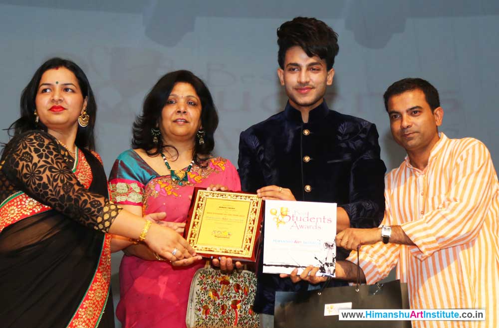 Binoo Yadav Awarded for Best Student in Fine Arts